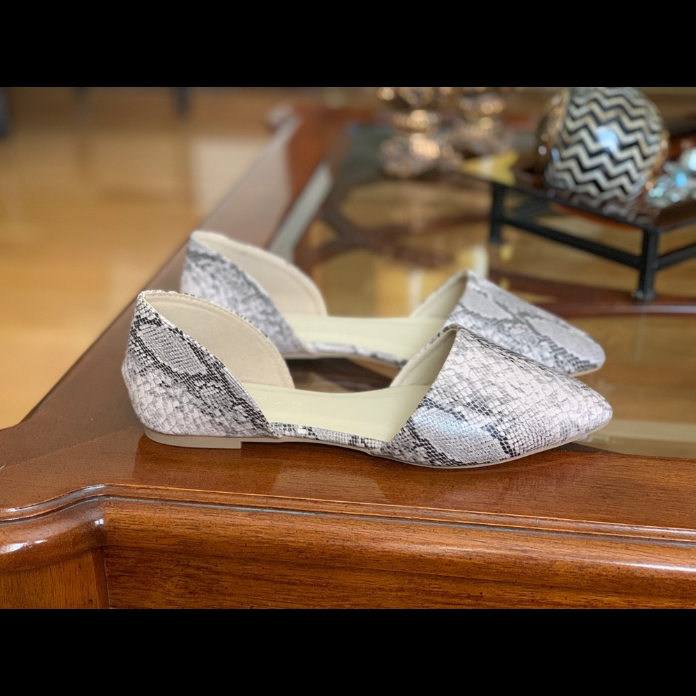 Shoes - Picture 2 of 4